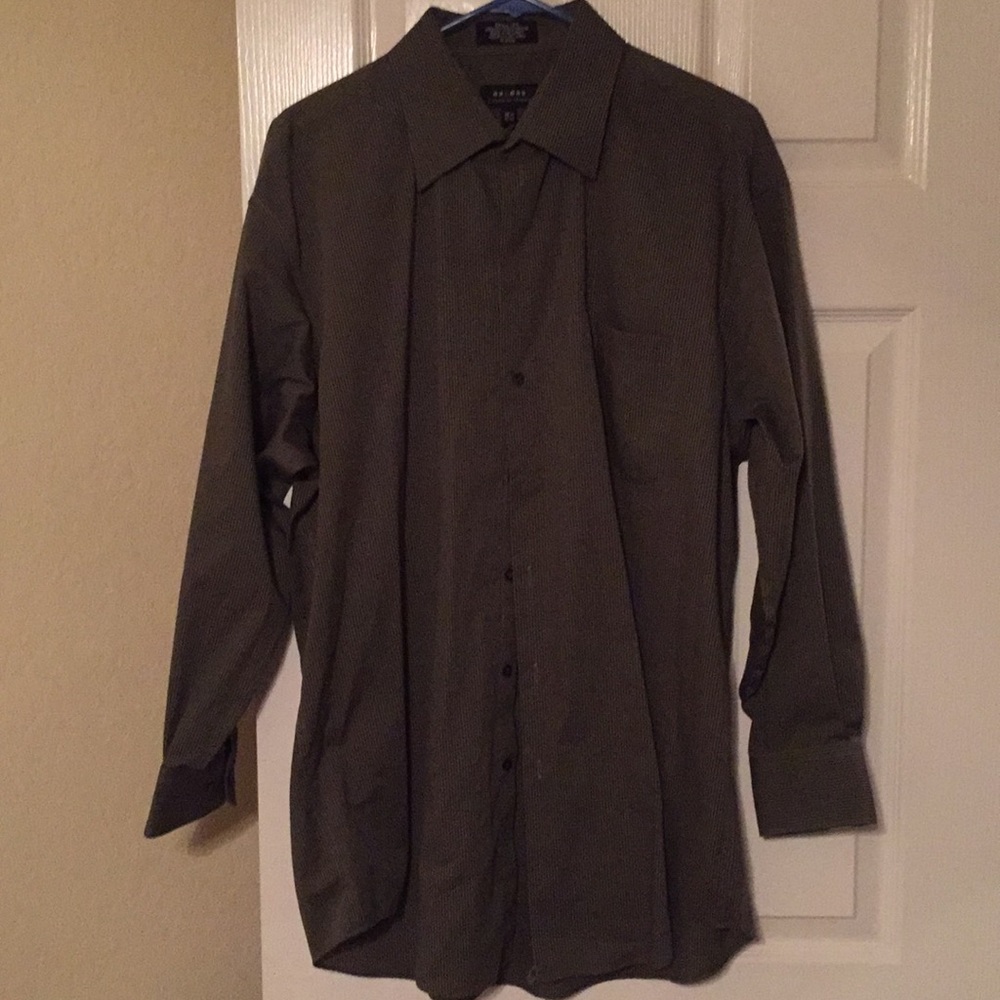 Like new Axcess Dress shirt.